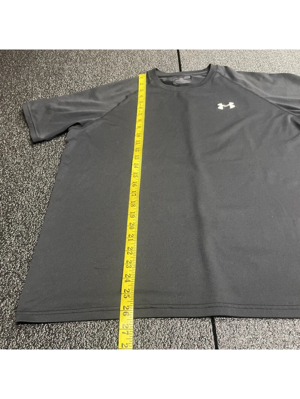 Under Armour Mens Gray Black Heatgear Loose Workout T-Shirt Size Large Lot Of 2